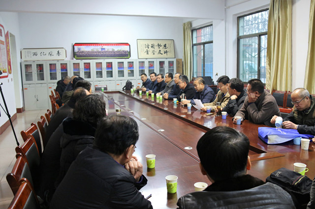 1.省农机发展中心领导在校召开调研会_副本.jpg